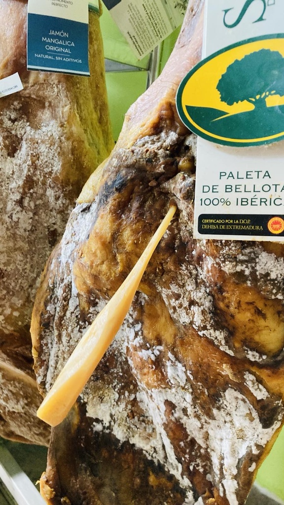 Fibula za testiranje vonja pršutov in drugih suhomesnatih dobrot