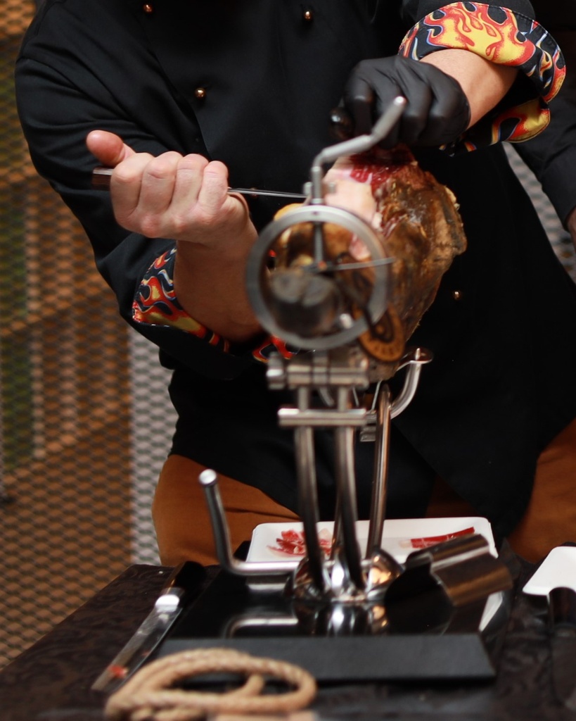 Razkoščičenje (ob nakupu cele noge)