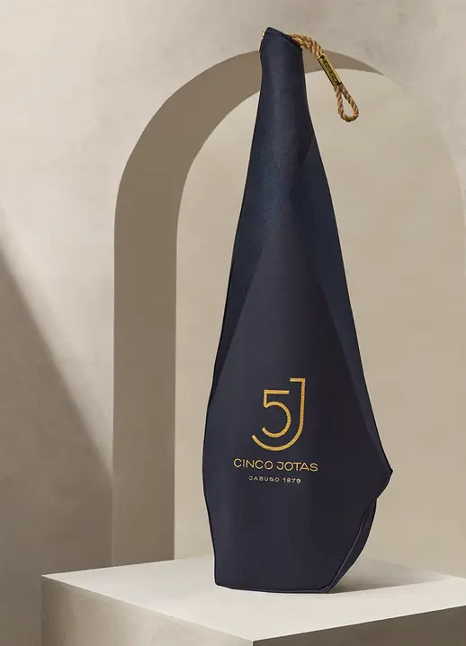 Jamon de Bellota 100% Iberico Cinco Jotas 5J - Pata negra